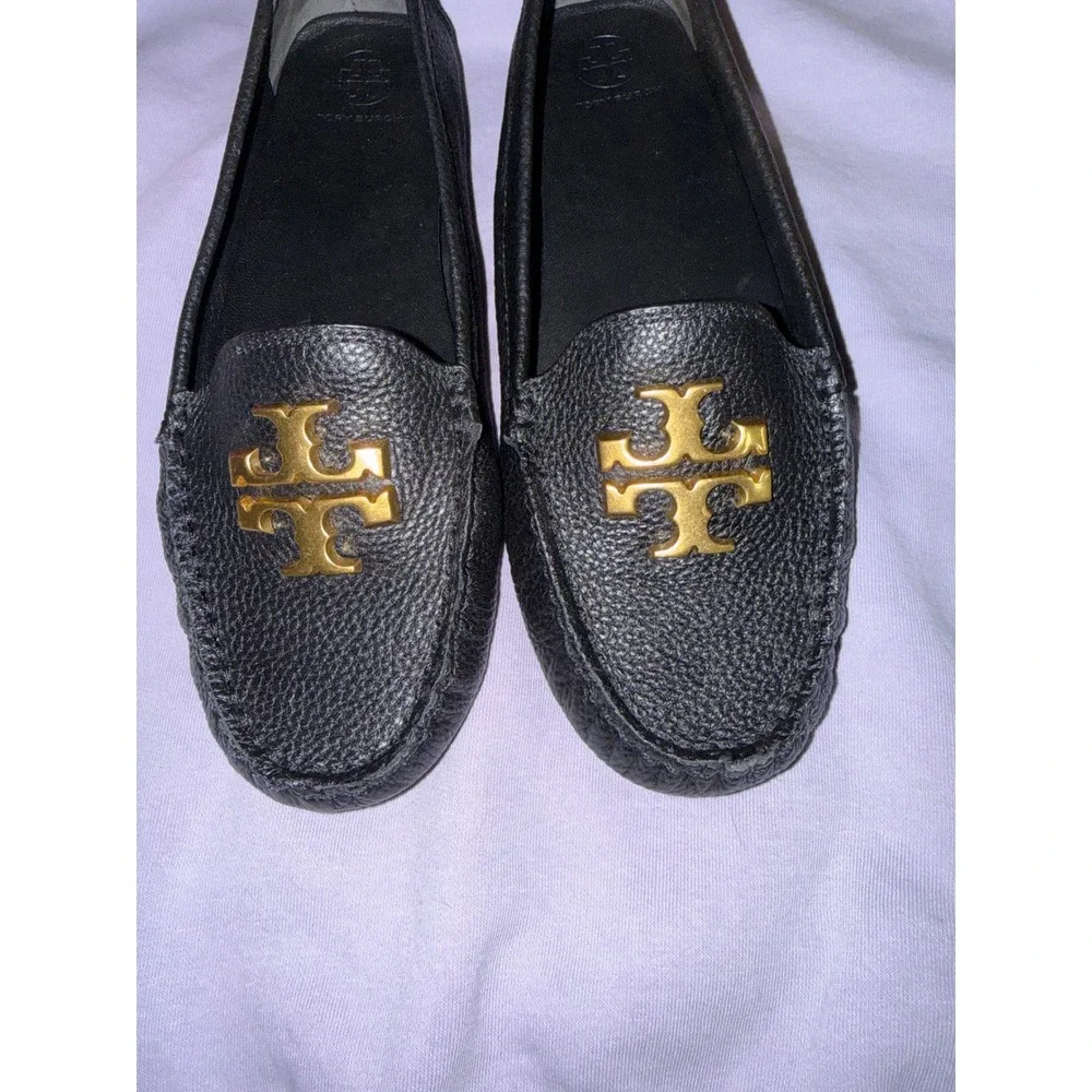 Tory Burch Everly Driver Black Tumbled Leather Loafers Gold Logo 85159 Size 7.5